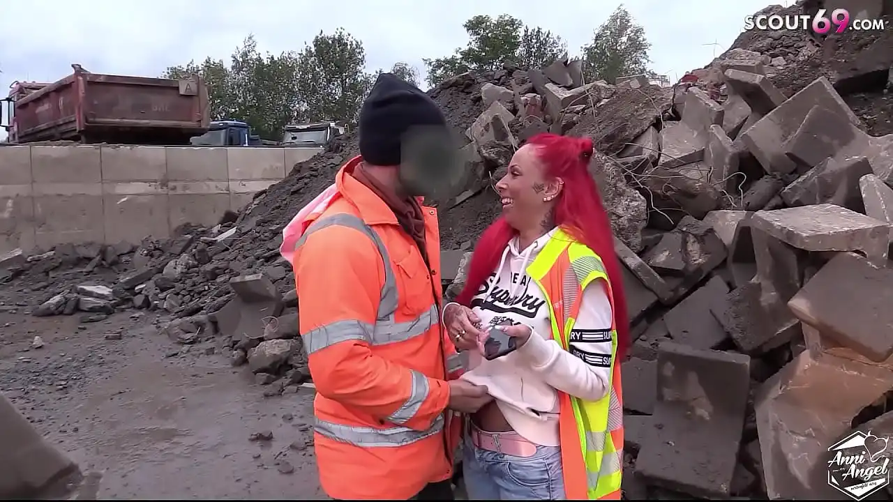 ALEMÃO DE CABELO VERMELHO FODIDO POR TRABALHADOR DA CONSTRUÇÃO NO LOCAL DE CONSTRUÇÃO