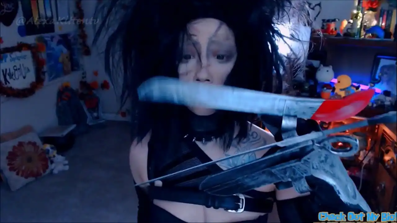 Edward Scissorhands Teaser --Alexa Kitten