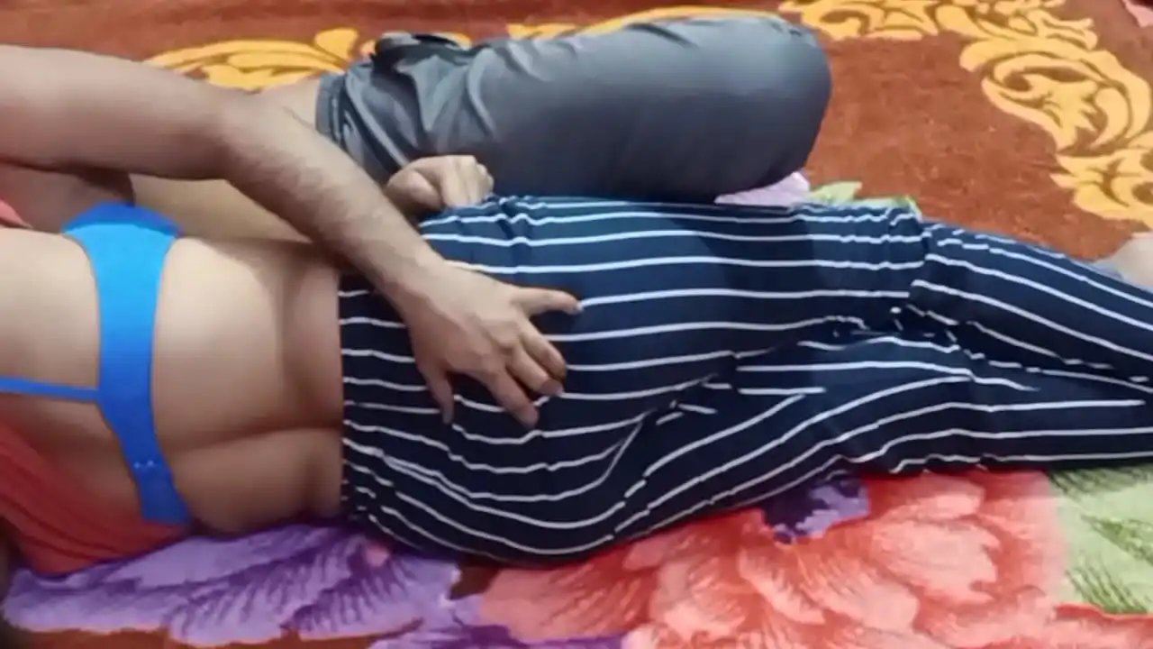 Quente e sexy desi juicy bhabhi fodido por bf