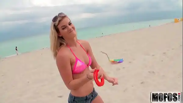 Vídeo de Kite Flying Cunt estrelado por Sammi St.Clair - Mofos.com