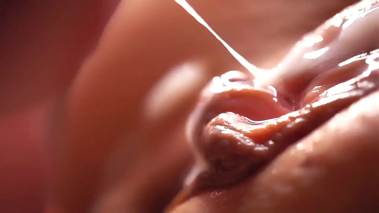 Macro penetração SLOW MOTION em grande detalhe